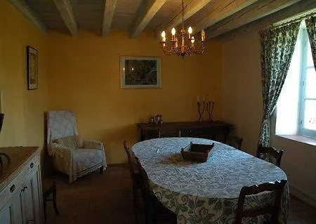 Panzió Le Manoir De Presle - Chambres D'hote